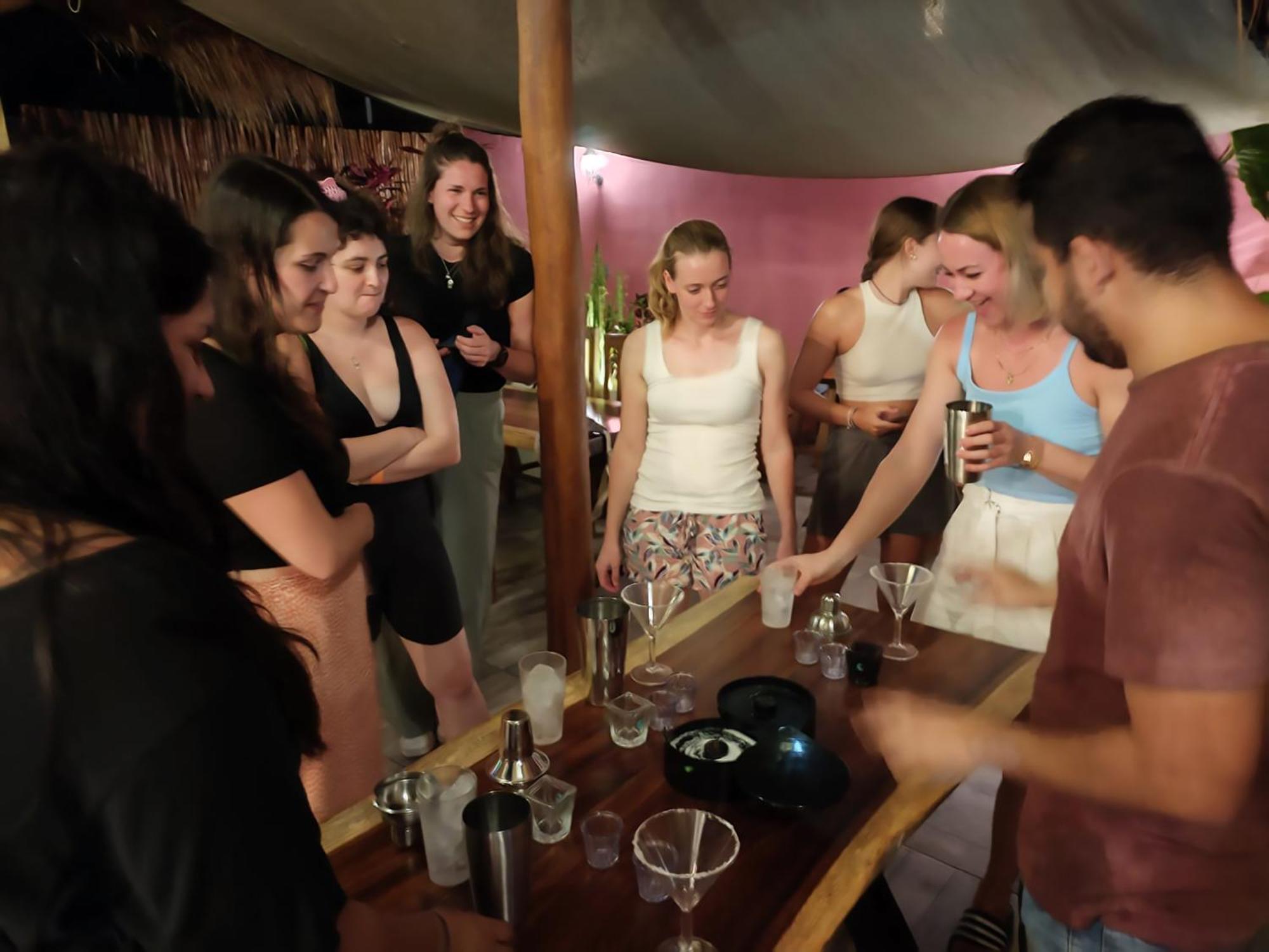 New Friends Hostel & Bar Adults Only Valladolid  Kültér fotó